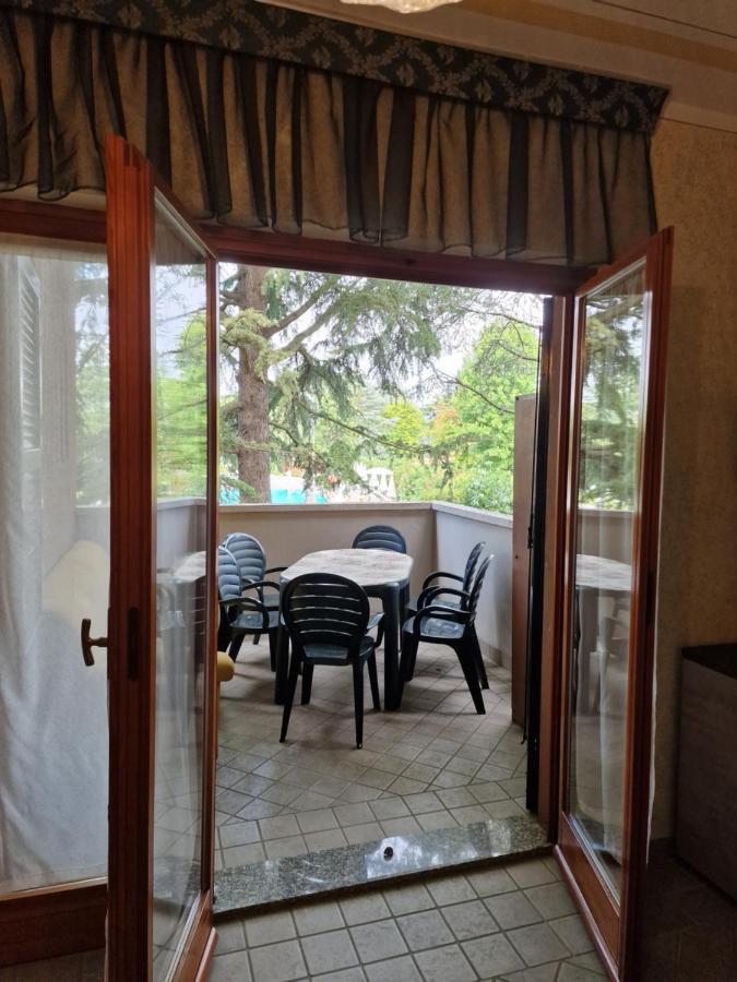 Casa Vittoria Sirmione Punta Gro Con Piscina公寓 外观 照片