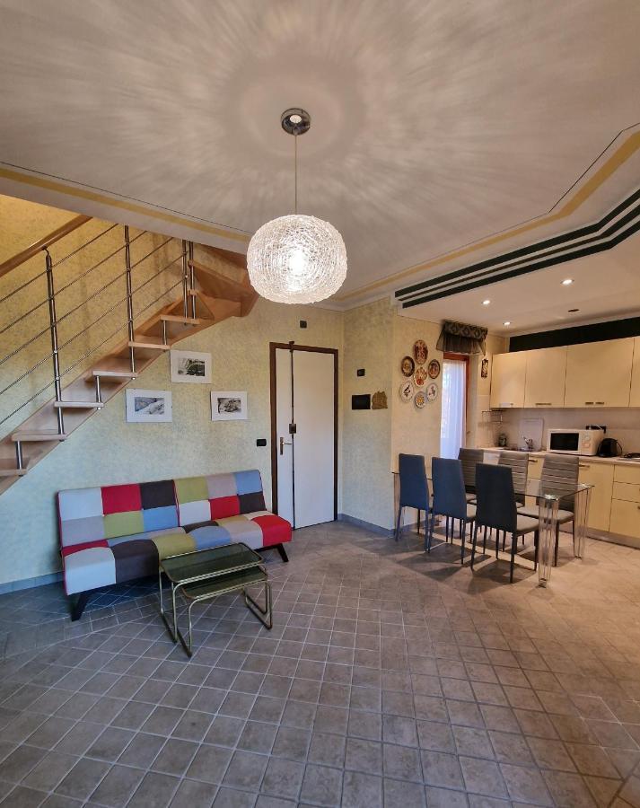 Casa Vittoria Sirmione Punta Gro Con Piscina公寓 外观 照片