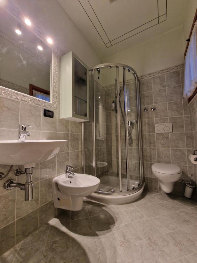 Casa Vittoria Sirmione Punta Gro Con Piscina公寓 外观 照片