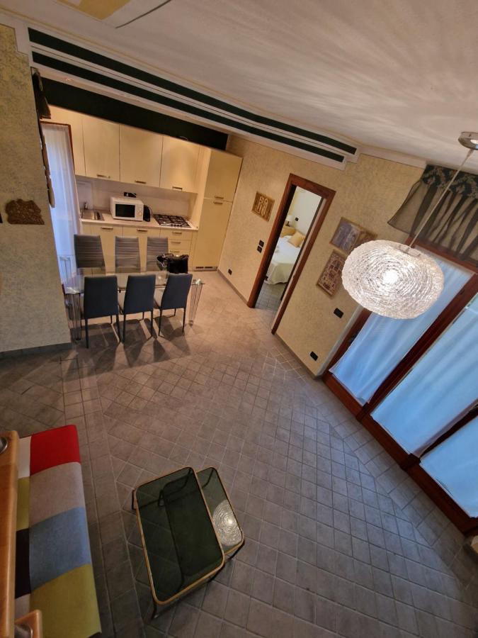 Casa Vittoria Sirmione Punta Gro Con Piscina公寓 外观 照片